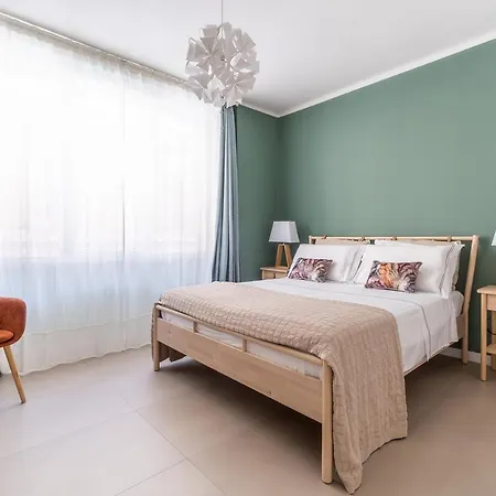Marchese 25 * Bari